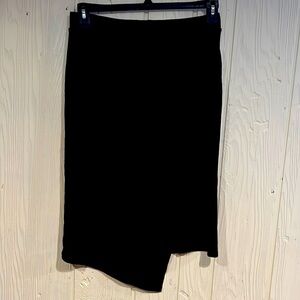 𝅺apt. 9 BLACK RIBBED KNIT SKIRT WITH UNEVEB HEMLINE SIZE MEDIUM